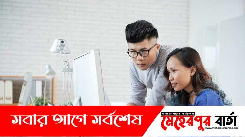 Two colleagues in a SEO company