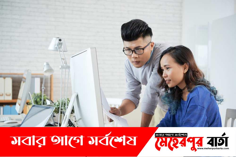 Two colleagues in a SEO company